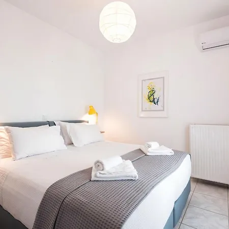 Menta Ii In With Free Parking Paros ナウサ