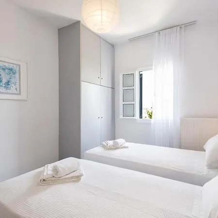 Menta Ii In With Free Parking Paros