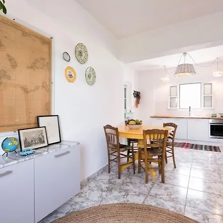 Menta Ii In With Free Parking Paros ナウサ