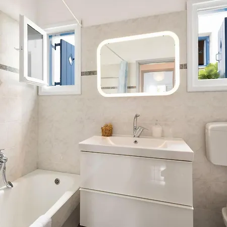 Menta Ii In With Free Parking Paros Holiday home