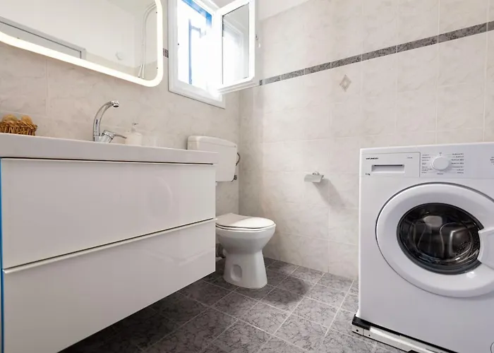 Menta Ii In With Free Parking Paros *